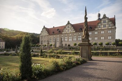 Schloss und Schlossgarten Weikersheim, Schlossfassade con der Gartenseite